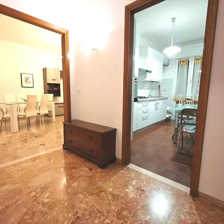 Laura Venice 4 P. 15 M To Venice Lejlighed Mestre
